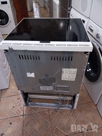 Свободно стояща печка с керамичен плот Сименс Siemens с две години гаранция!, снимка 2 - Печки, фурни - 52770281