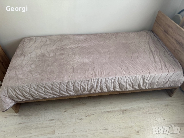 Еденично легло с подматрачна рамка с матрак с размер 90x200