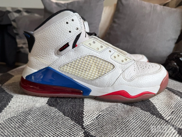 Nike Air Jordan Mars 270, снимка 4 - Маратонки - 53218587