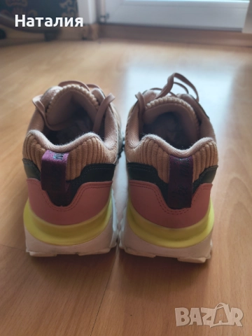 Дамски маратонки на Nike, р.39., снимка 3 - Маратонки - 52210068