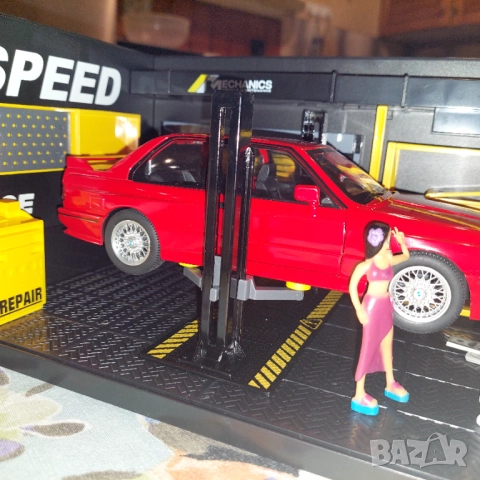 1/24 BMW e30 с 3 момичета 2 бутилки балантайс и сервиз , снимка 5 - Колекции - 51884182