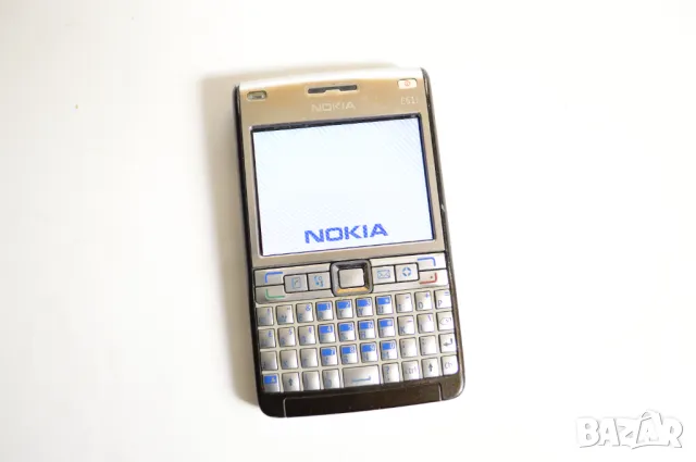 NOKIA E61i ретро телефон с копчета и цяла клавиатура за колекция