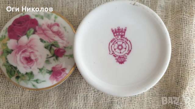 Порцеланова кутийка с позлата и рози, снимка 7 - Антикварни и старинни предмети - 50957824