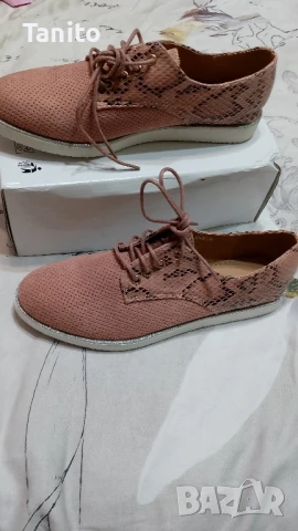 Нови дамски обувки 