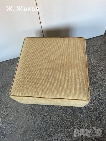 Табуретка, снимка 2 - Дивани и мека мебел - 52809280