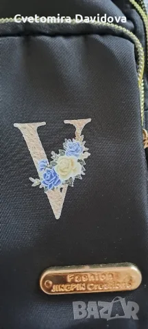 Малка чантичка през рамо , снимка 4 - Чанти - 47828039