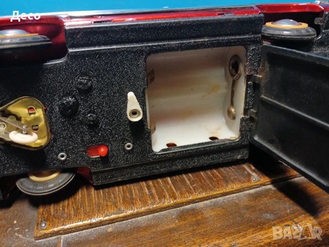 Стара китайска ламаринена играчка автомобил седан., снимка 8 - Колекции - 53007895