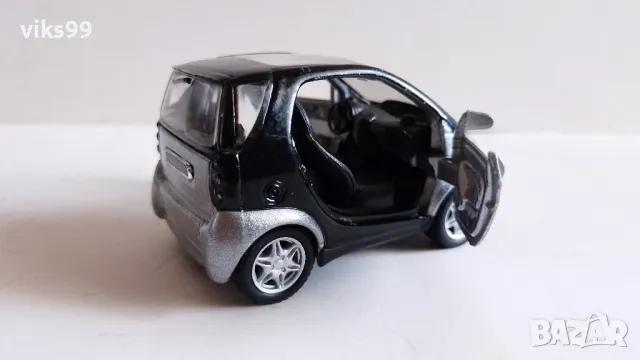 Smart Fortwo Coupe Maisto - Мащаб 1:33, снимка 5 - Колекции - 47862012