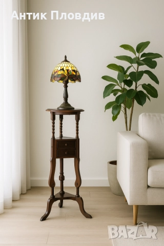 Дървен цветарник с чекмеджета