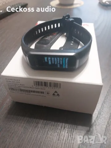 Часовник HUAWEI BAND 4, снимка 3 - Смарт гривни - 48047221