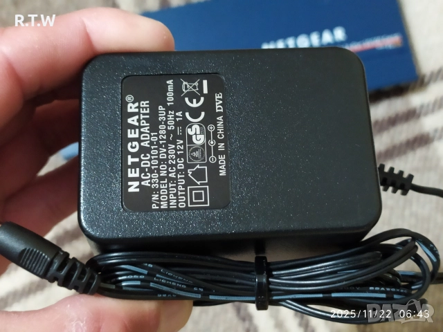 Netgear ProSafe 16-Port, 10/100, Switch , снимка 12 - Суичове - 52668897