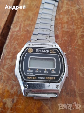 Стар електронен часовник Sharp, снимка 2 - Антикварни и старинни предмети - 39231992
