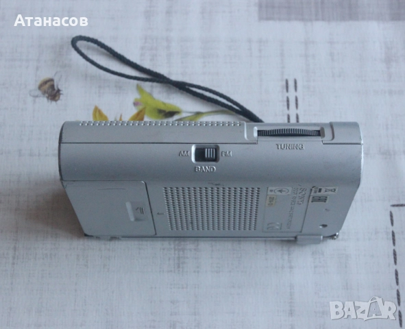 Малко джобно радио Sony, снимка 3 - Радиокасетофони, транзистори - 52774625