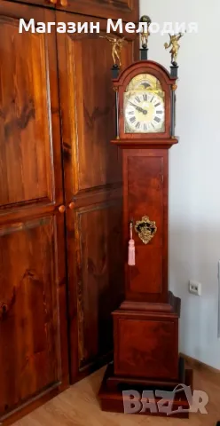 Само за колекционери. Страхотен паркетен холандски часовник. Уникално запазен, оригинален постамент,