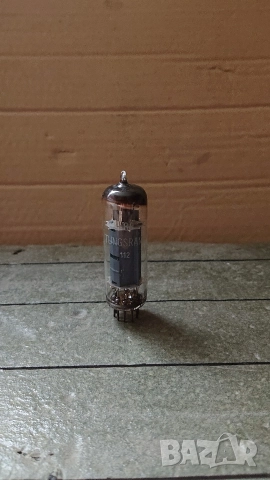 Радиолампа TUNGSRAM EL84. 