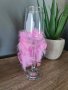 Ръчно декорирана чаша за вино с розови пера , снимка 5