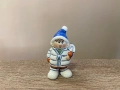 Порцеланова статуетка „Зимно момче с лопатка“, снимка 1