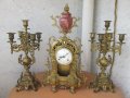 лот Стари, арт, античен, винтидж бароков каминен МЕХАНИЧЕН часовник с АЙЦЕ "ФАБЕРЖЕ"+2 броя свещника, снимка 1