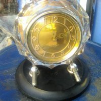 Колекционерски съветски настолен часовник Маяк 11 камъка от 1965 година, снимка 1 - Стенни часовници - 40112004