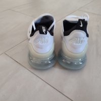 Маратонки Nike Air Max 270, снимка 2 - Спортни обувки - 43593658