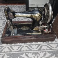 Ръчна шевна машина Сингер, снимка 1 - Антикварни и старинни предмети - 43647527