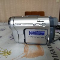 Видеокамера Sony DCR-TRV260 20x Optical Zoom 990x Digital Zoom Digital8 Camcorder , снимка 2 - Камери - 43369333