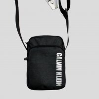 Calvin Klein чанта през рамо, снимка 1 - Чанти - 28172247