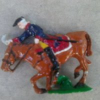 Френски конник оцветен изработен от олово , снимка 3 - Колекции - 37155669