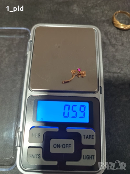 Златен пръстен и обица, снимка 1