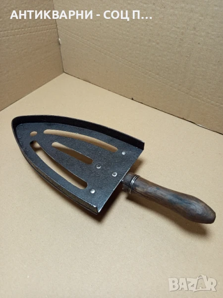 Стара Метална Поставка За Стара Ютия На Жар., снимка 1