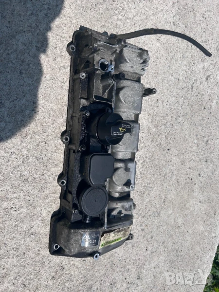 6460161705 капак клапани  мерцедес 2.2 дизел, снимка 1