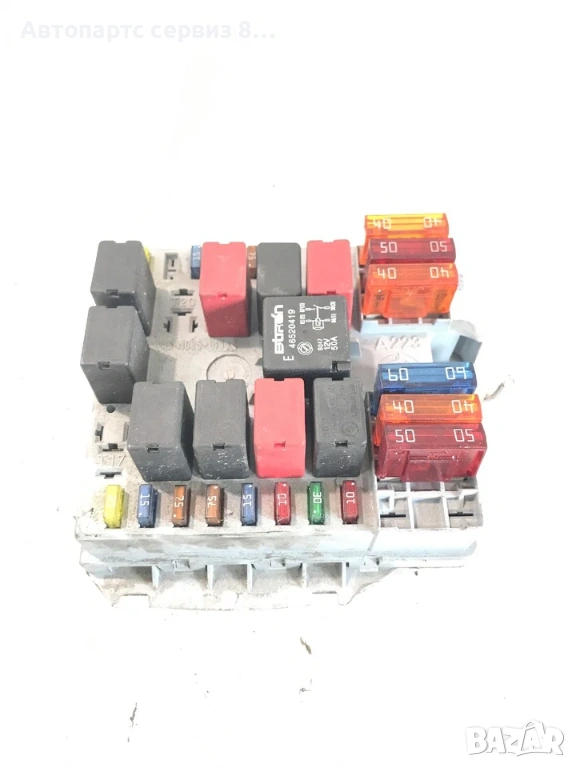 Кутия с предпазители за Alfa Romeo 147 2004 1.9 JTD – Оригинална (46558760), снимка 1