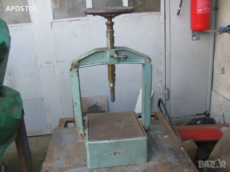 преса за лепене на гуми , снимка 1