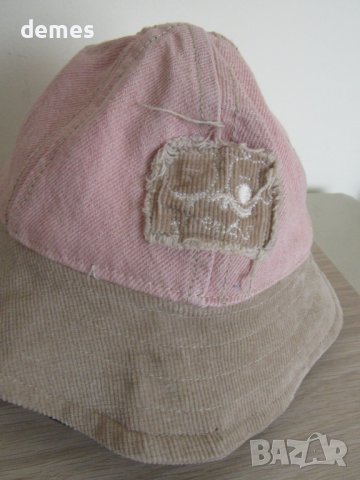 Шапка с периферия кадифе, цвят капучино, нова