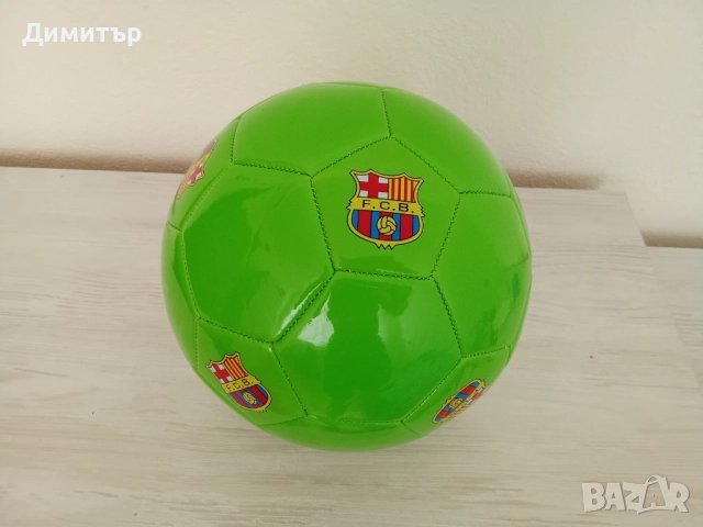 Кожена футболна топка с лого на Барселона !