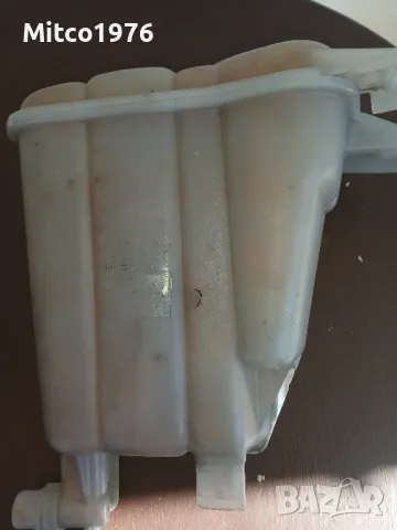 казанче антифриз Audi A4 B8, снимка 4 - Части - 49902392