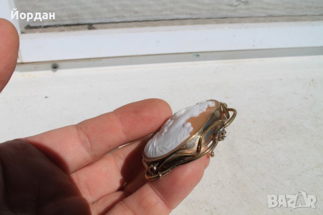 Стара викторианска брошка камея позлатена, снимка 3 - Антикварни и старинни предмети - 40000803