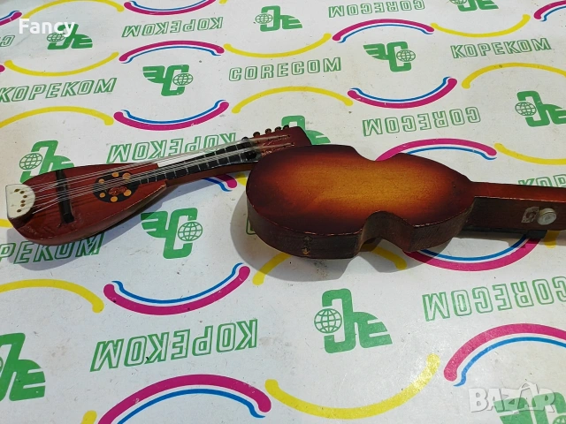 Миниатюрни дървени музикални инструменти, снимка 9 - Антикварни и старинни предмети - 53358630