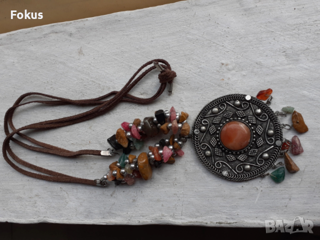 Страхотен гердан за носия с кожени връзки, снимка 2 - Антикварни и старинни предмети - 53490461