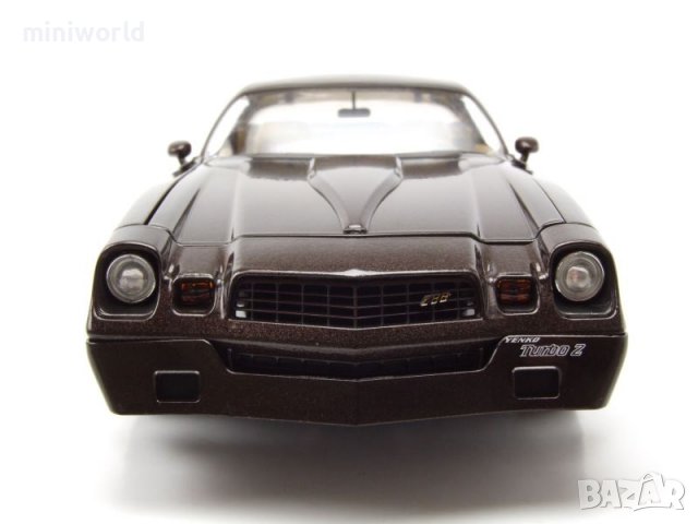 Chevrolet Z28 Yenko Turbo Z 1981 - мащаб 1:18 на Greenlight моделът е нов в кутия, снимка 8 - Колекции - 29494181