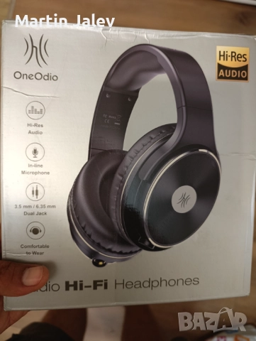 Продавам студио слушалки 