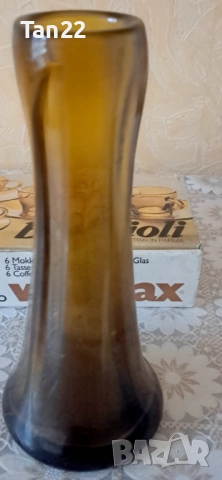 Ваза в кафяво