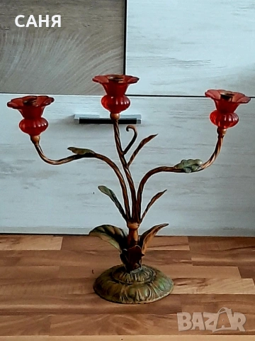 Красив троен свещник от ковано желязо ,от 80те годиниЛек коментар, снимка 2 - Антикварни и старинни предмети - 53571218
