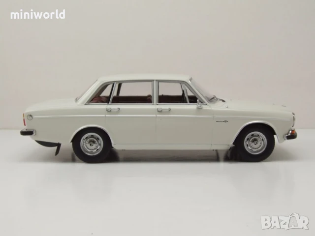 Volvo 164 1970 - мащаб 1:18 на Triple9 моделът е нов в кутия, снимка 4 - Колекции - 51025168