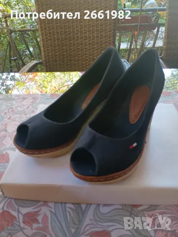 Тъмносини обувки на платформа - Tommy Hilfiger , снимка 2 - Сандали - 47387544