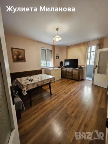 Продавам тристаен апартамент в кв. Здравец , снимка 7 - Апартаменти - 53035281