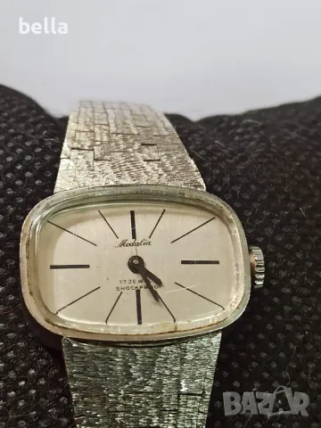 Сребърен дамски часовник Medalia 17 камъка-835 проба механика ,работещ,30 грама ,17 см дължина., снимка 13 - Други ценни предмети - 50385975