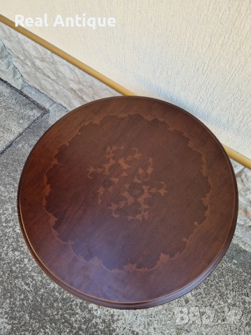 Прекрасна антикварна дървена маса резба интарзия , снимка 8 - Антикварни и старинни предмети - 51668772