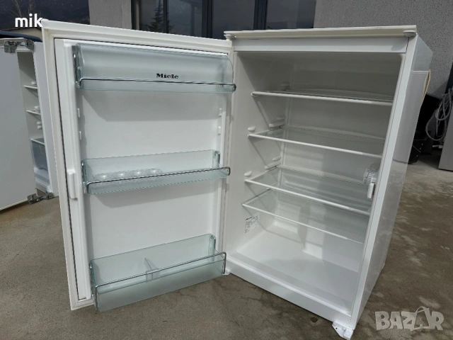 Малкък хладилник за вграждане Миеле като нов