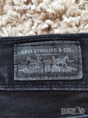 Дамски дънки Levis в отлично състояние, снимка 5 - Дънки - 50673175